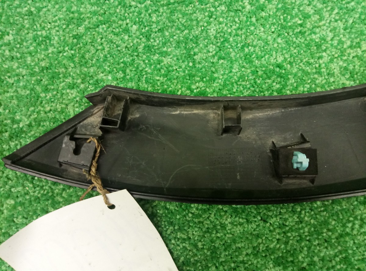 Накладка заднего крыла правого Kia Sportage 3(SL) 2010-2015 877423U000 на Kia Sportage 3(SL)
