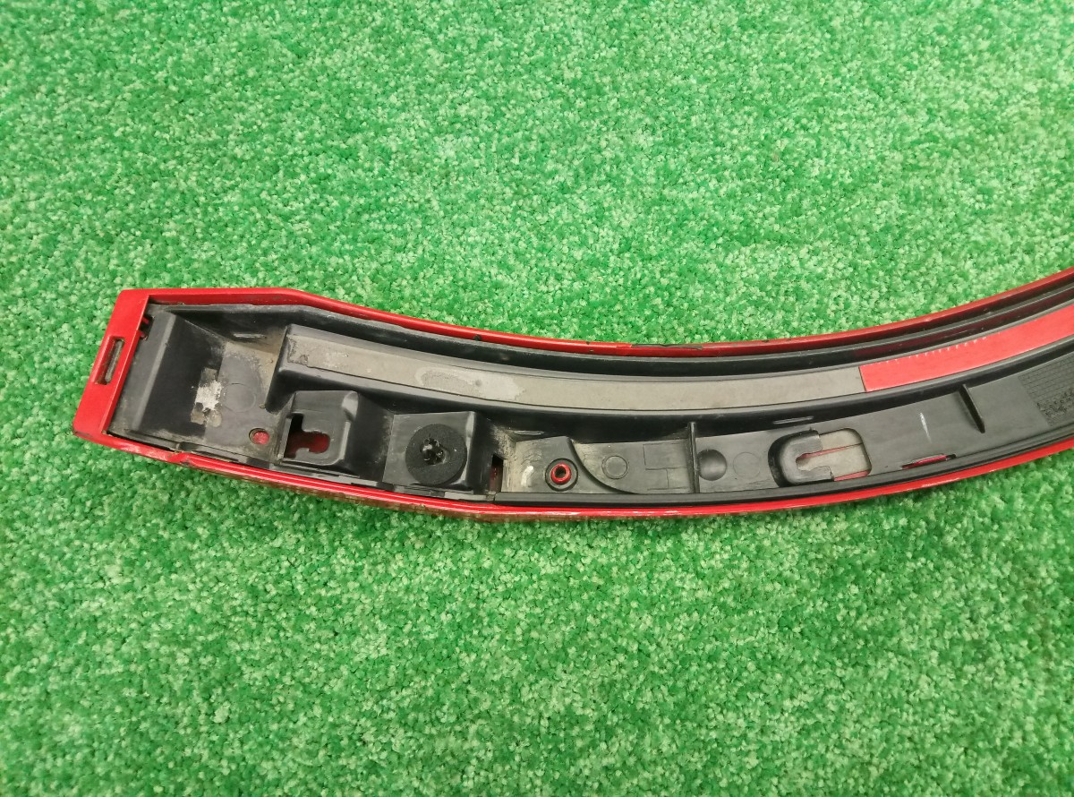 Накладка заднего крыла левого Audi Q7 (4L) 2005-2009 8U0853817A на Audi Q7 (4L)