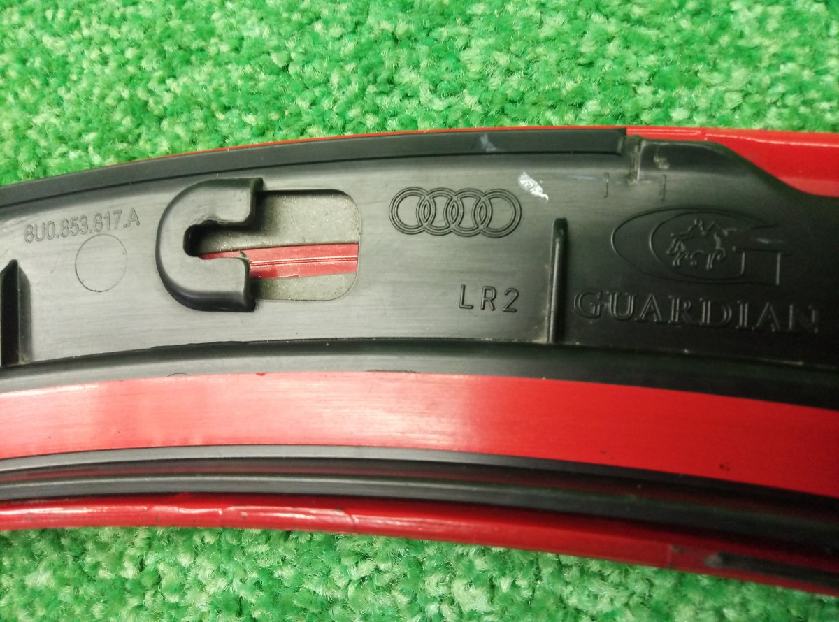 Накладка заднего крыла левого Audi Q7 (4L) 2005-2009 8U0853817A на Audi Q7 (4L)