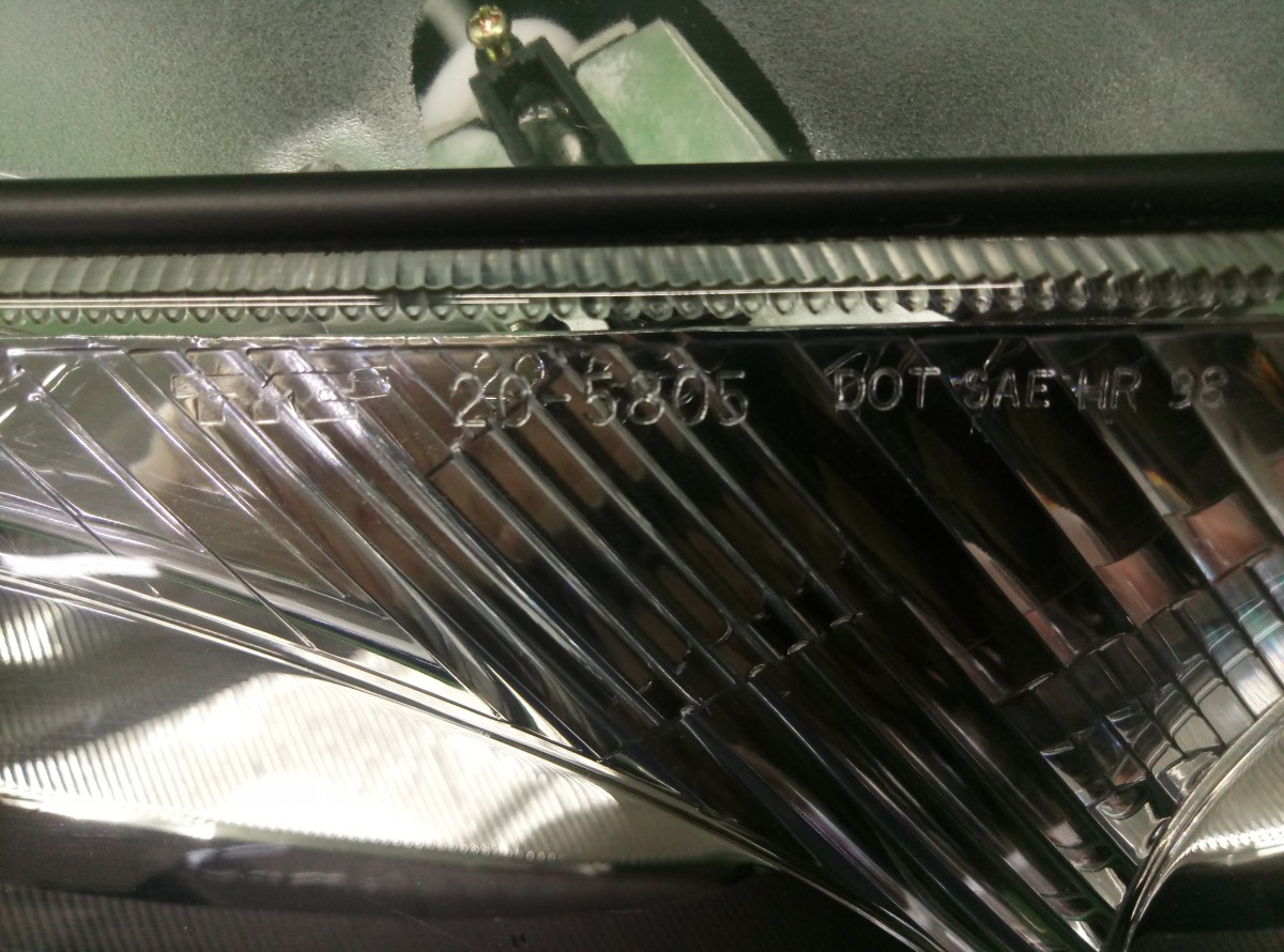 Фара правая Chrysler 300M 2001 аналог новая TYG на Chrysler 300C 