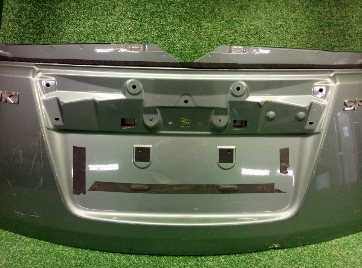 Дверь багажника Suzuki Splash (XB32S) 2008-2012 6910051K10 на Suzuki Splash (XB32S)