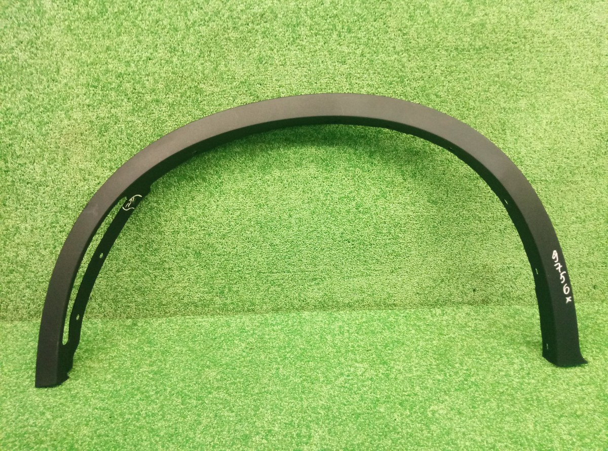 Накладка переднего крыла левого BMW X6 F16 2014-н.в. 51777319843 на BMW X6 F16