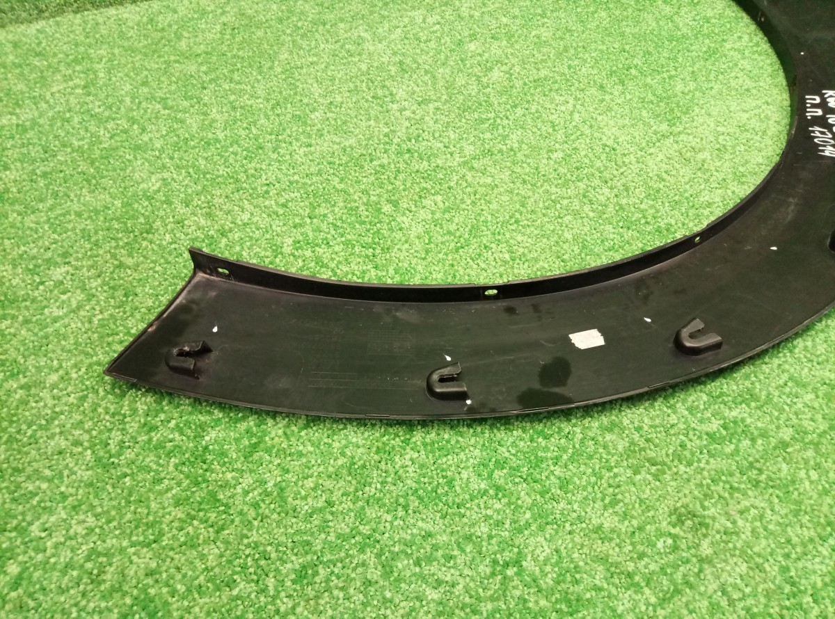 Накладка переднего крыла правого Mini Countryman R60 2010-н.в.  9800762 на Mini Countryman R60