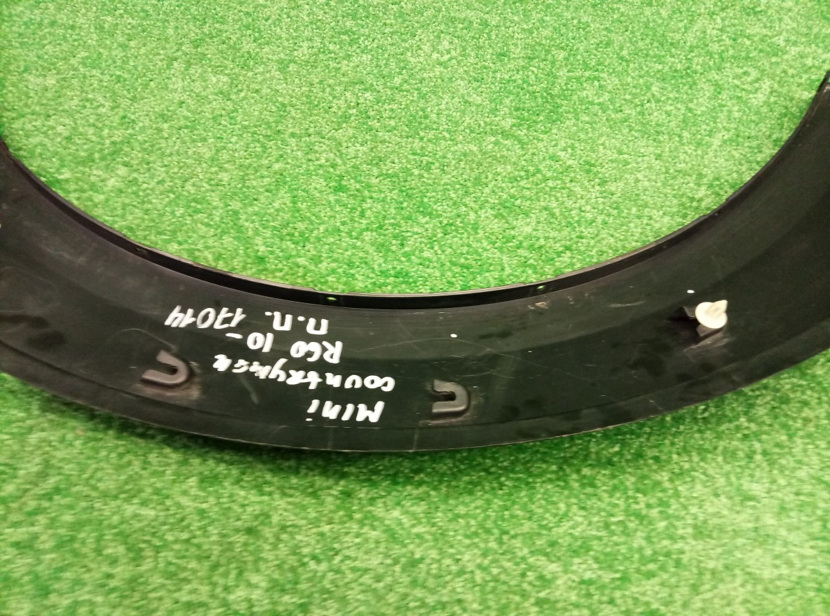 Накладка переднего крыла правого Mini Countryman R60 2010-н.в.  9800762 на Mini Countryman R60