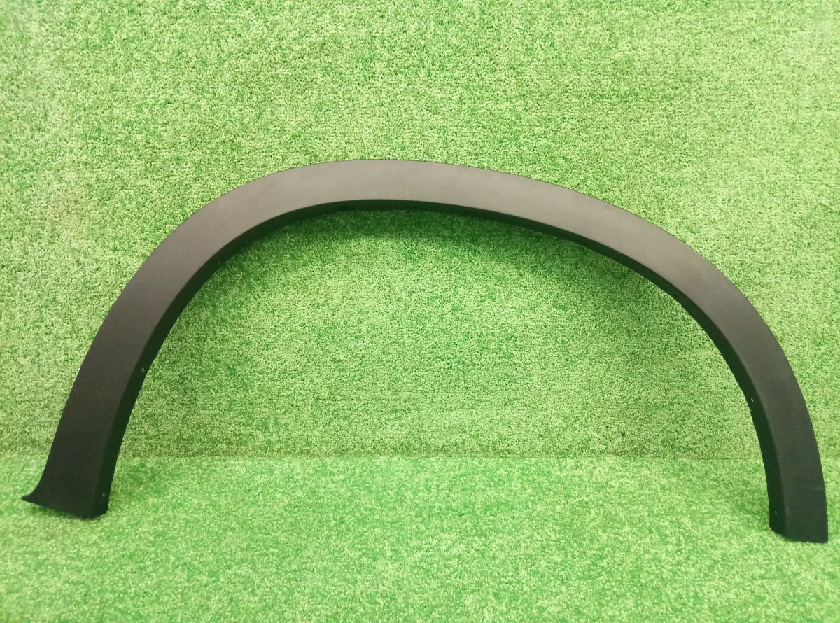 Накладка переднего крыла правого BMW X5 E70 2006-2010 51777158428 на BMW X5 E70