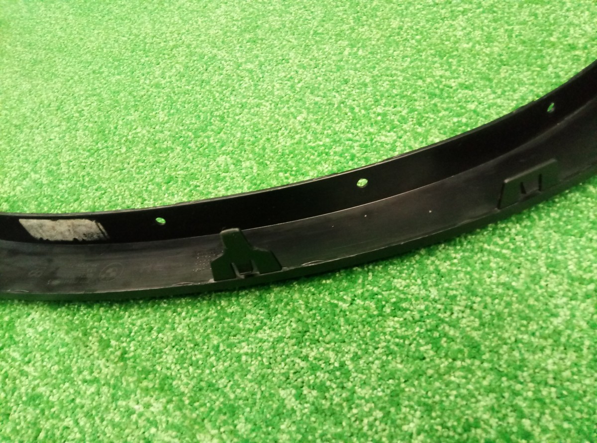 Накладка переднего крыла правого BMW X5 E70 2006-2010 51777158428 на BMW X5 E70
