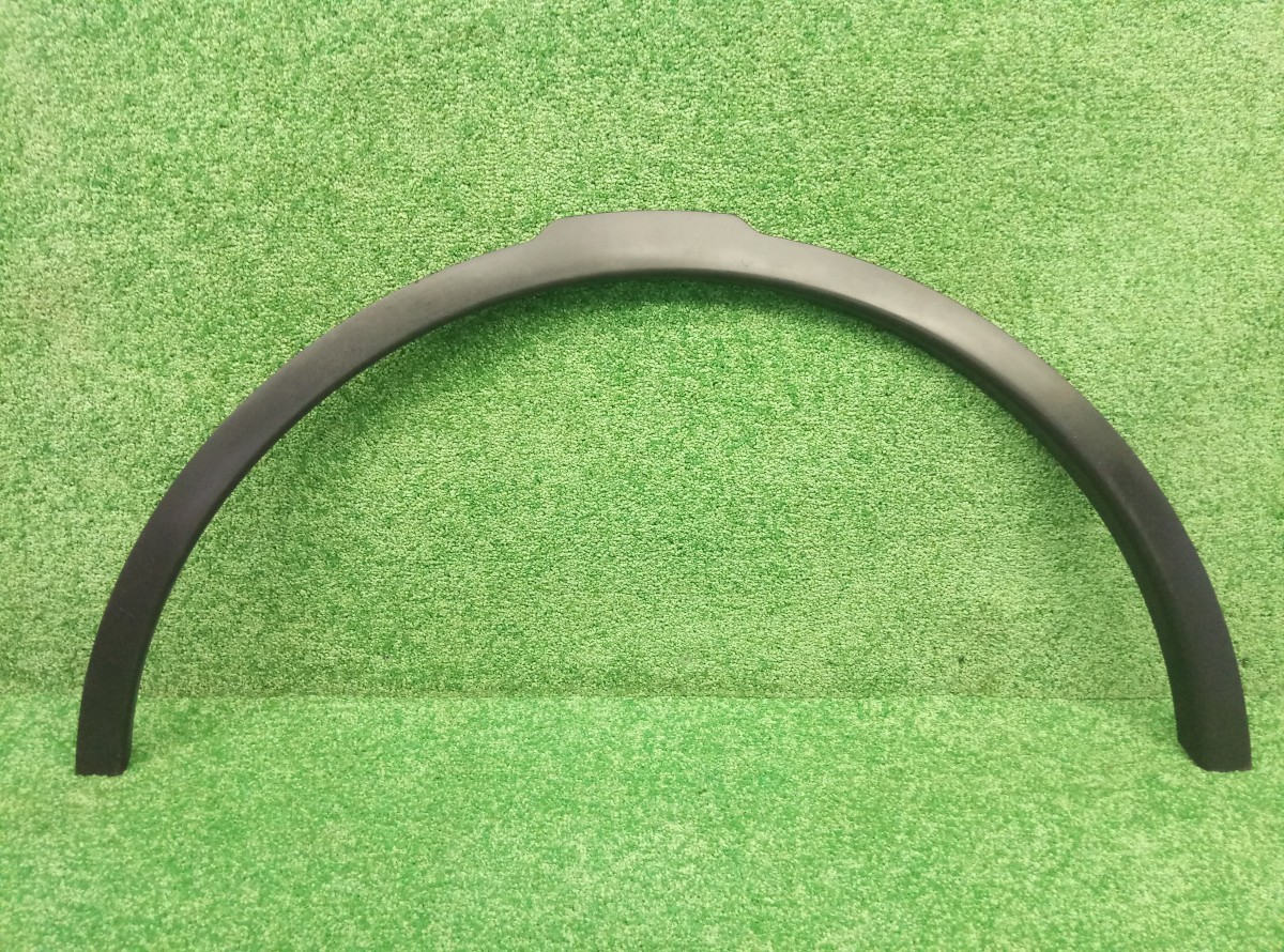 Накладка крыла Land Rover Discovery 5 передняя левая HY3216A075AE на Land Rover Discovery 3
