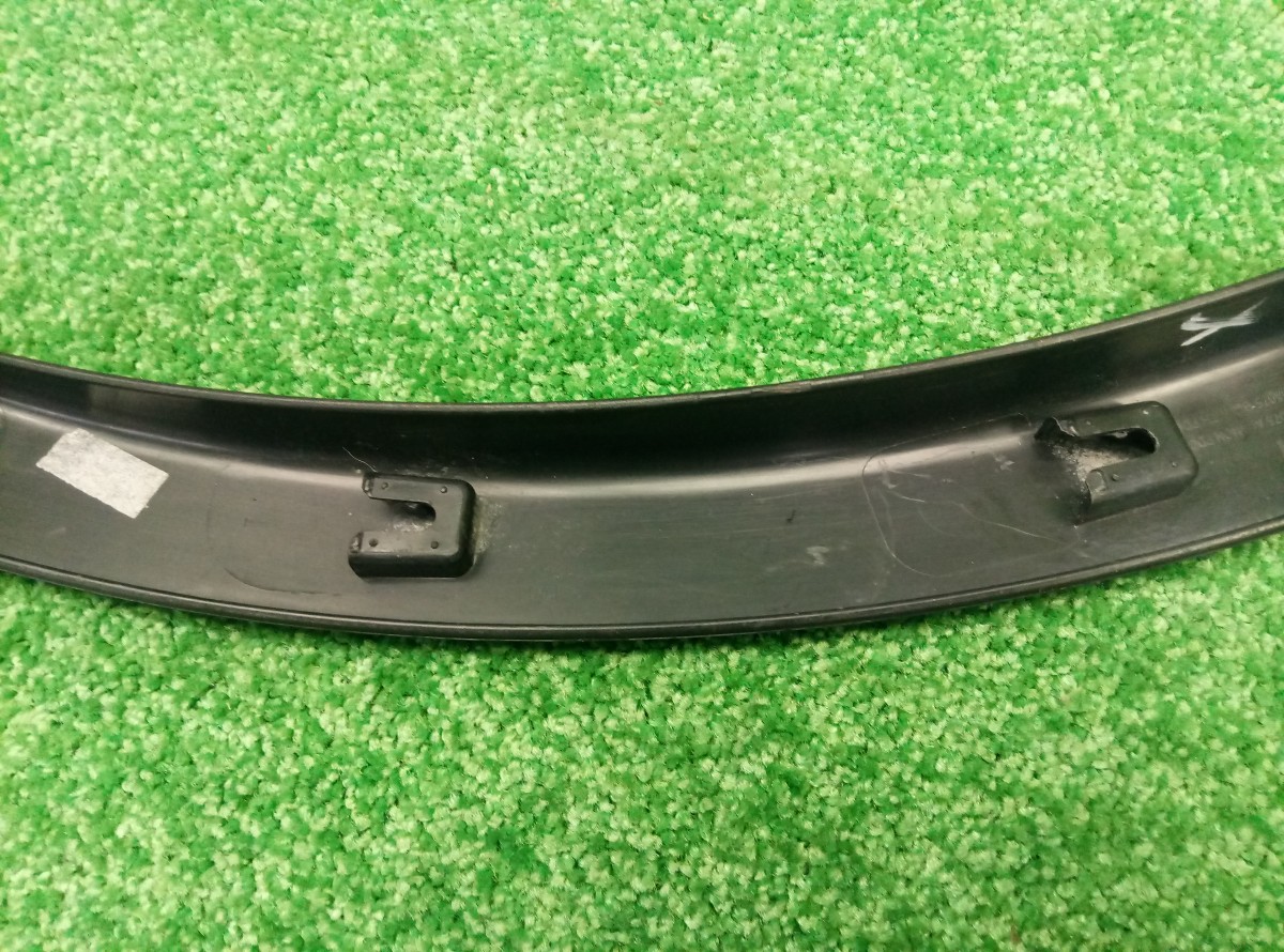 Накладка крыла Land Rover Discovery 5 передняя левая HY3216A075AE на Land Rover Discovery 3