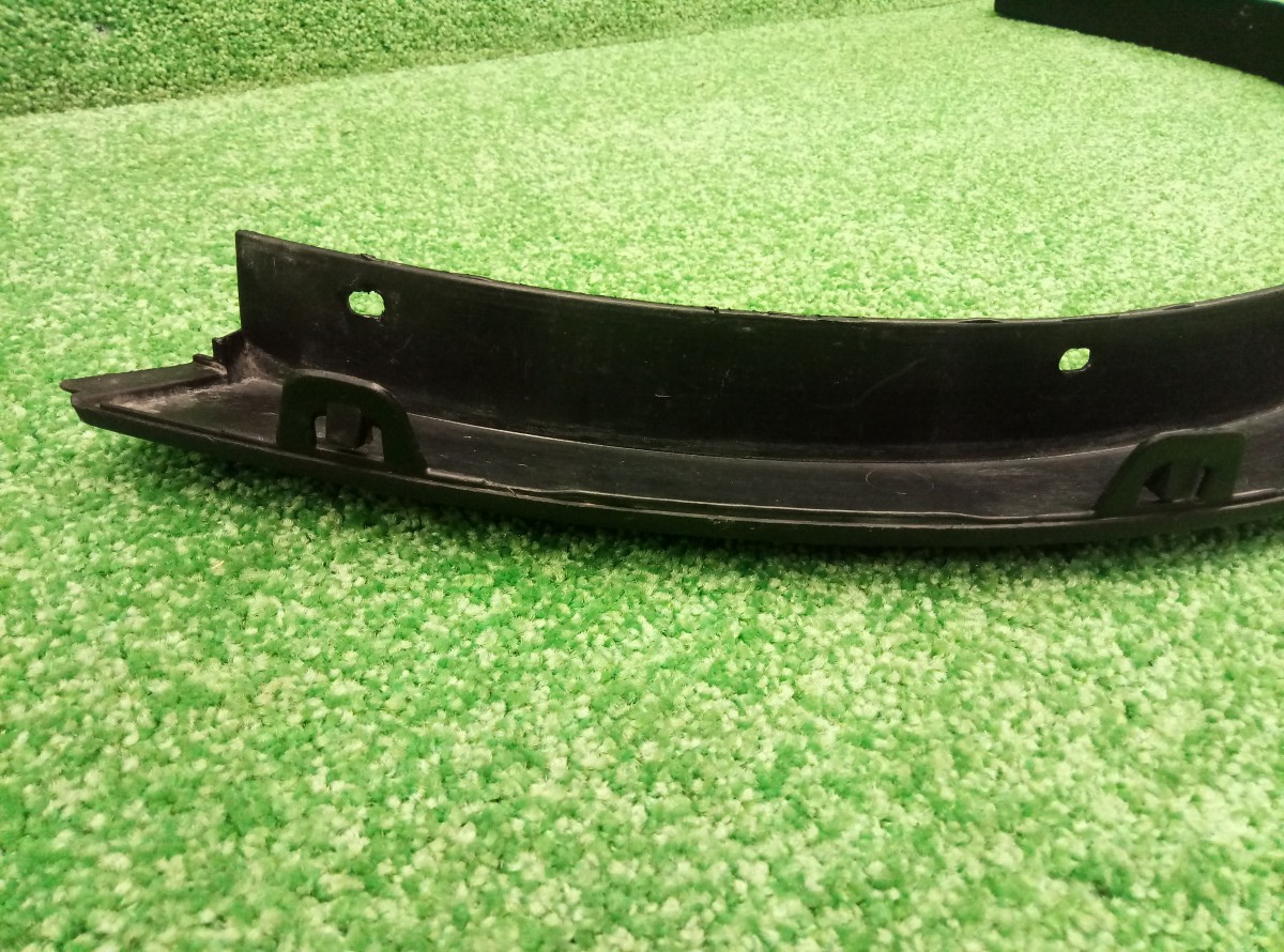 Накладка заднего крыла правого BMW X3 (F25) 2010-2014 51777210084 на BMW X3 (F25)