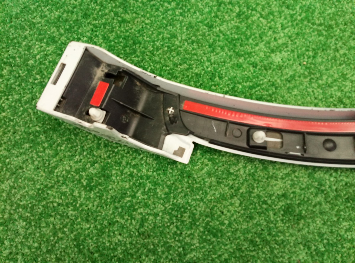 Накладка переднего крыла правого Audi Q3  2011-2014 8U853718B на Audi Q3 