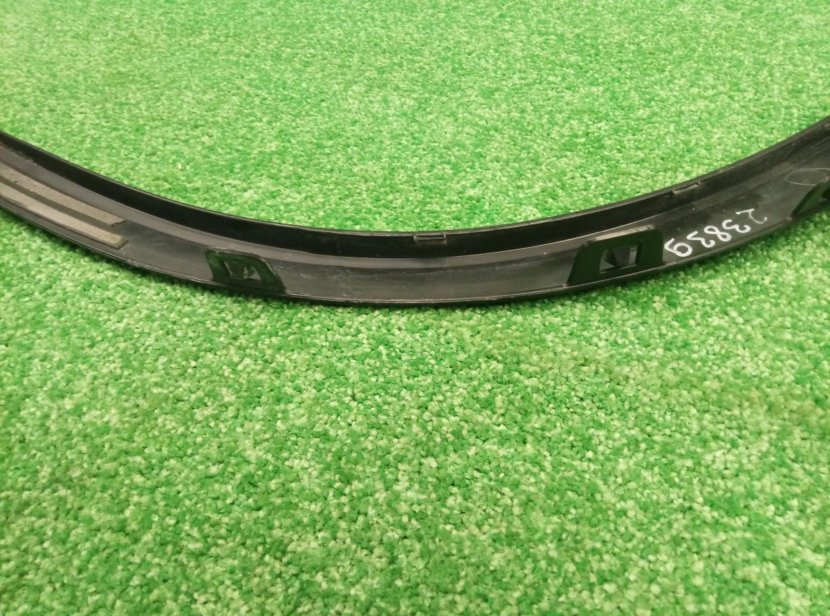 Накладка крыла переднего правого Mercedes GLE С292 2928856622 на Mercedes-Benz GL-Class X164