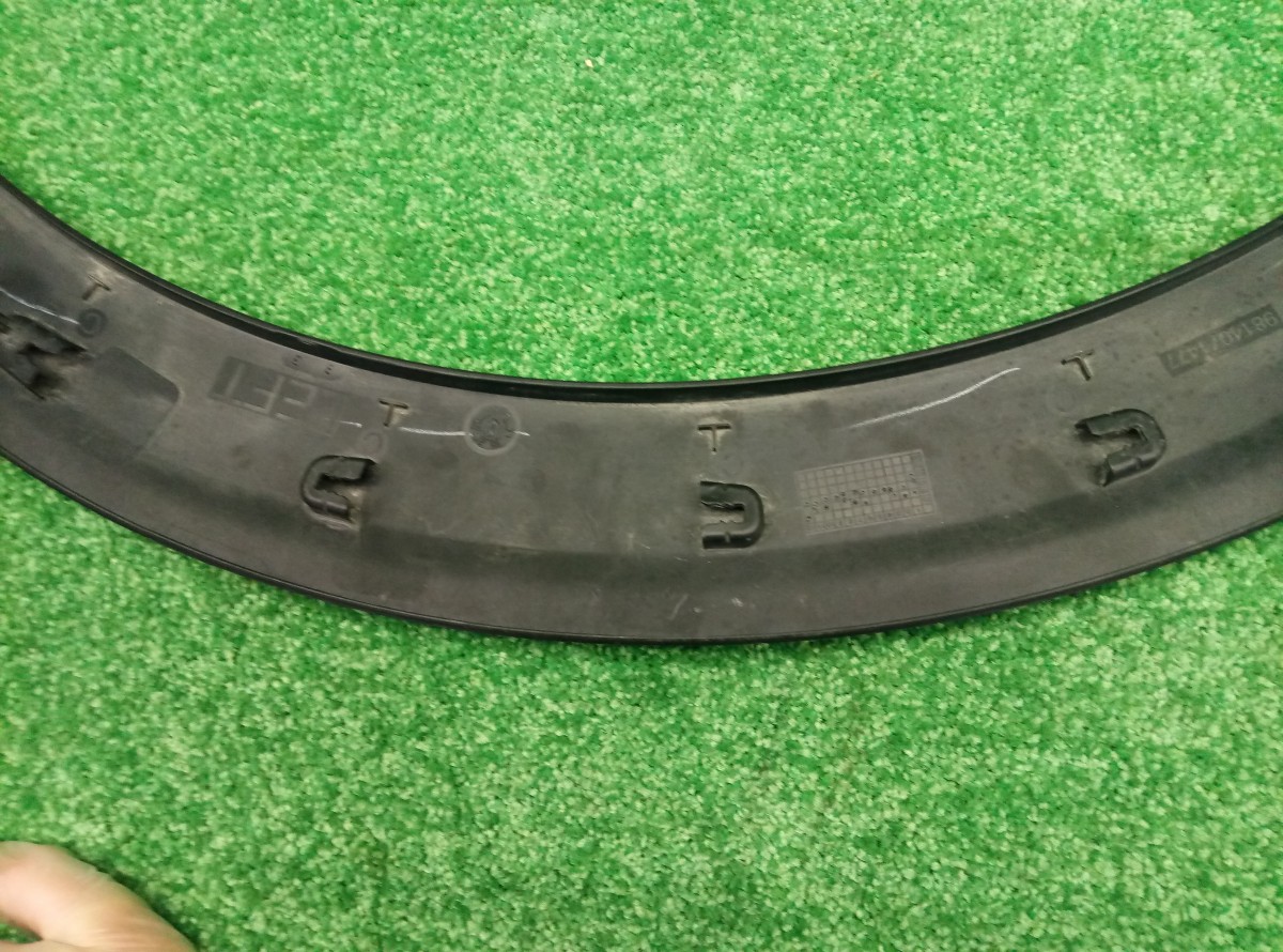 Накладка крыла переднего левого Peugeot 5008 2010-2020  9814071477 на Peugeot 207