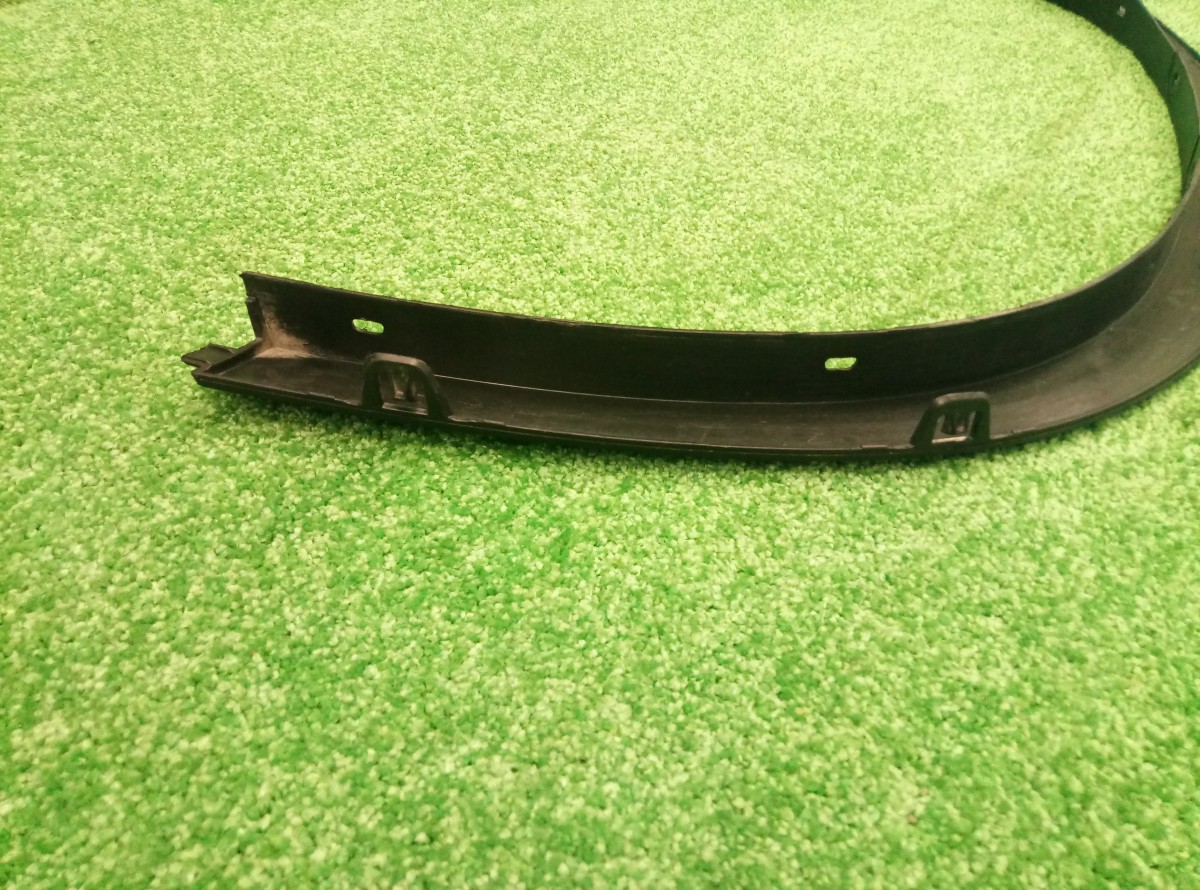 Накладка переднего крыла левого BMW X1 (E84) 2009-2012 51772990165 на BMW X1 (E84)