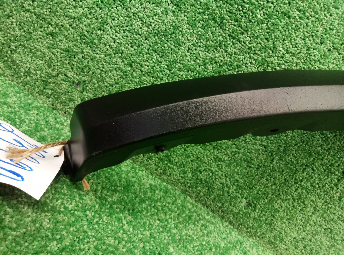 Накладка переднего крыла правого Toyota Fortuner 2  2015  756010K021 на Toyota Land Cruiser Prado 150