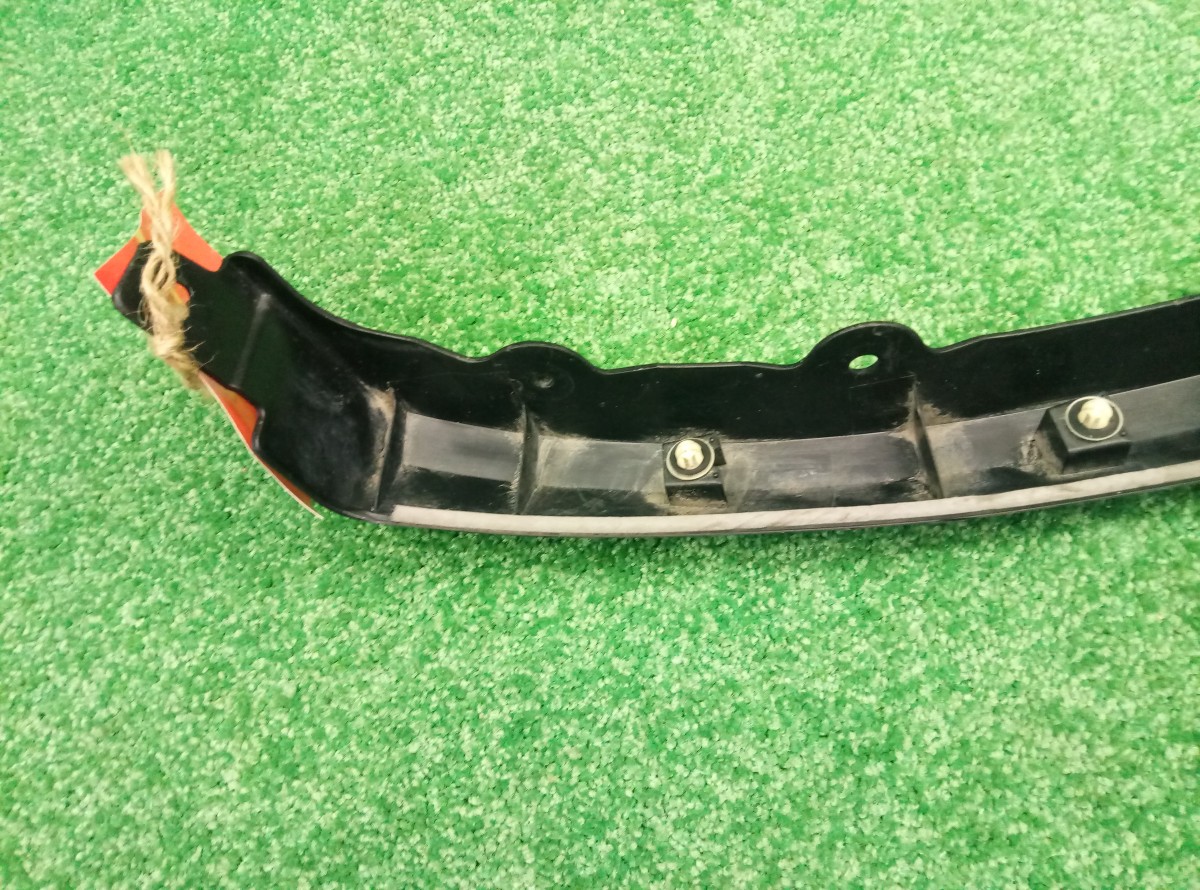 Накладка переднего крыла правого Toyota Fortuner 2  2015  756010K021 на Toyota Land Cruiser Prado 150