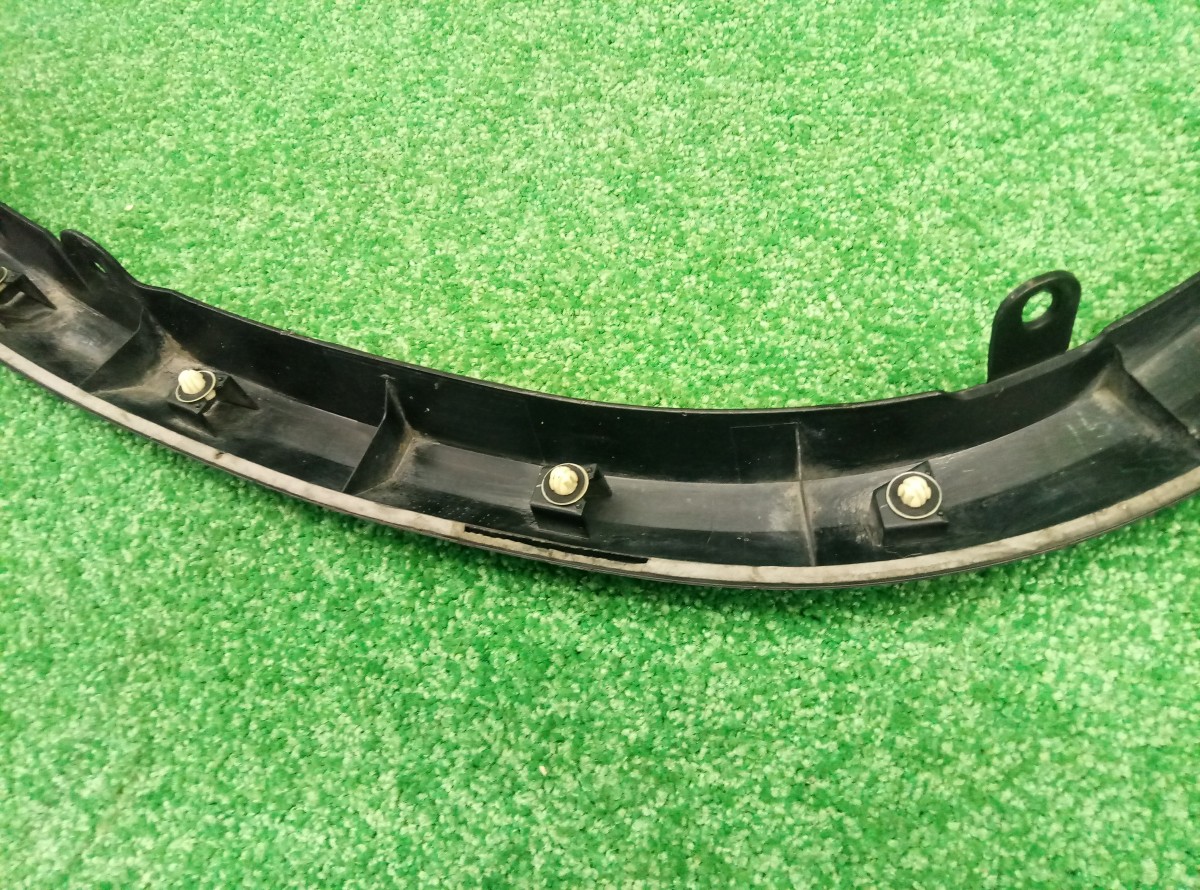 Накладка переднего крыла правого Toyota Fortuner 2  2015  756010K021 на Toyota Land Cruiser Prado 150