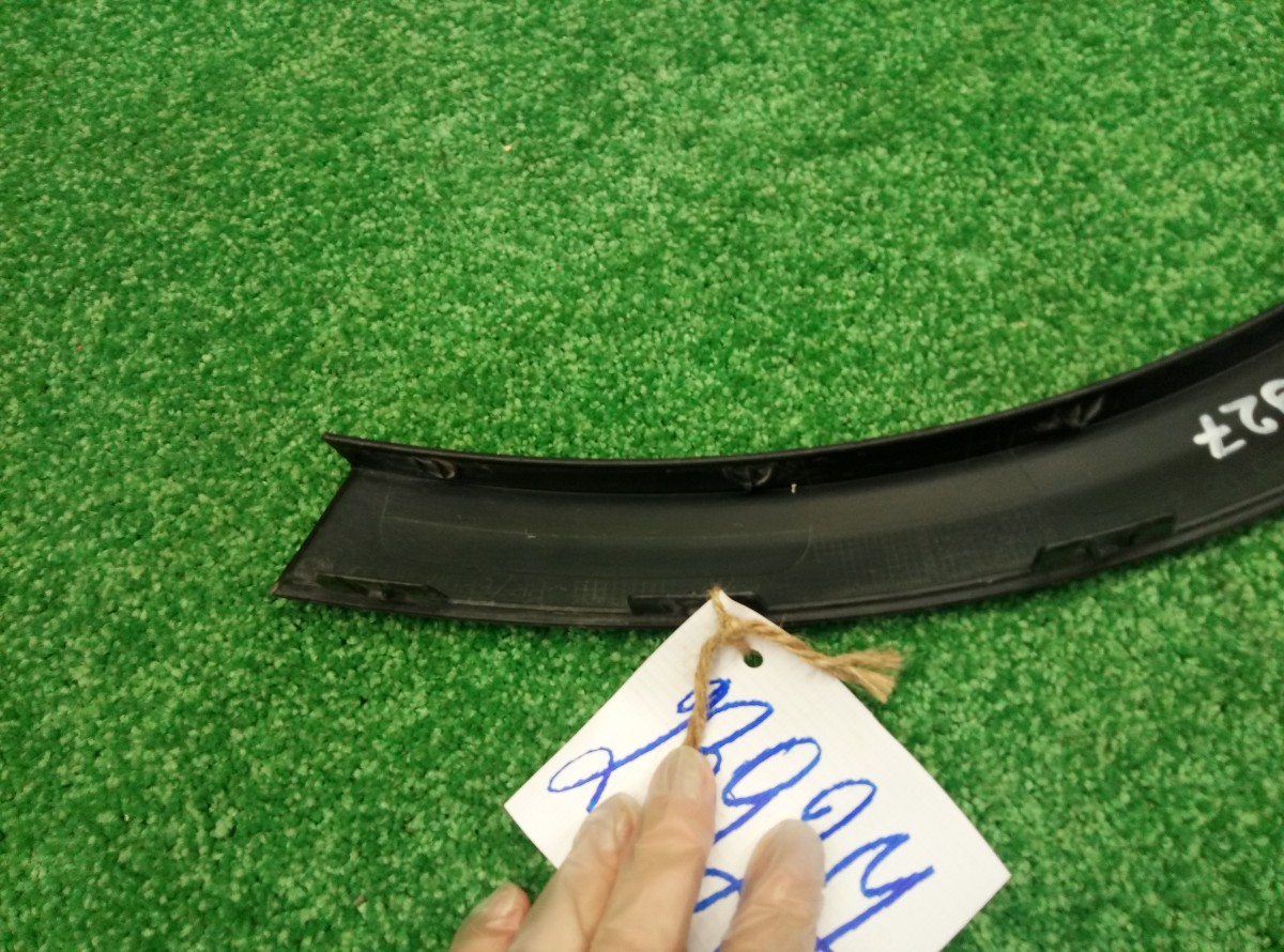 Накладка заднего крыла правого Mercedes Benz GLC X253 2538850822 на Mercedes-Benz GL-Class X164