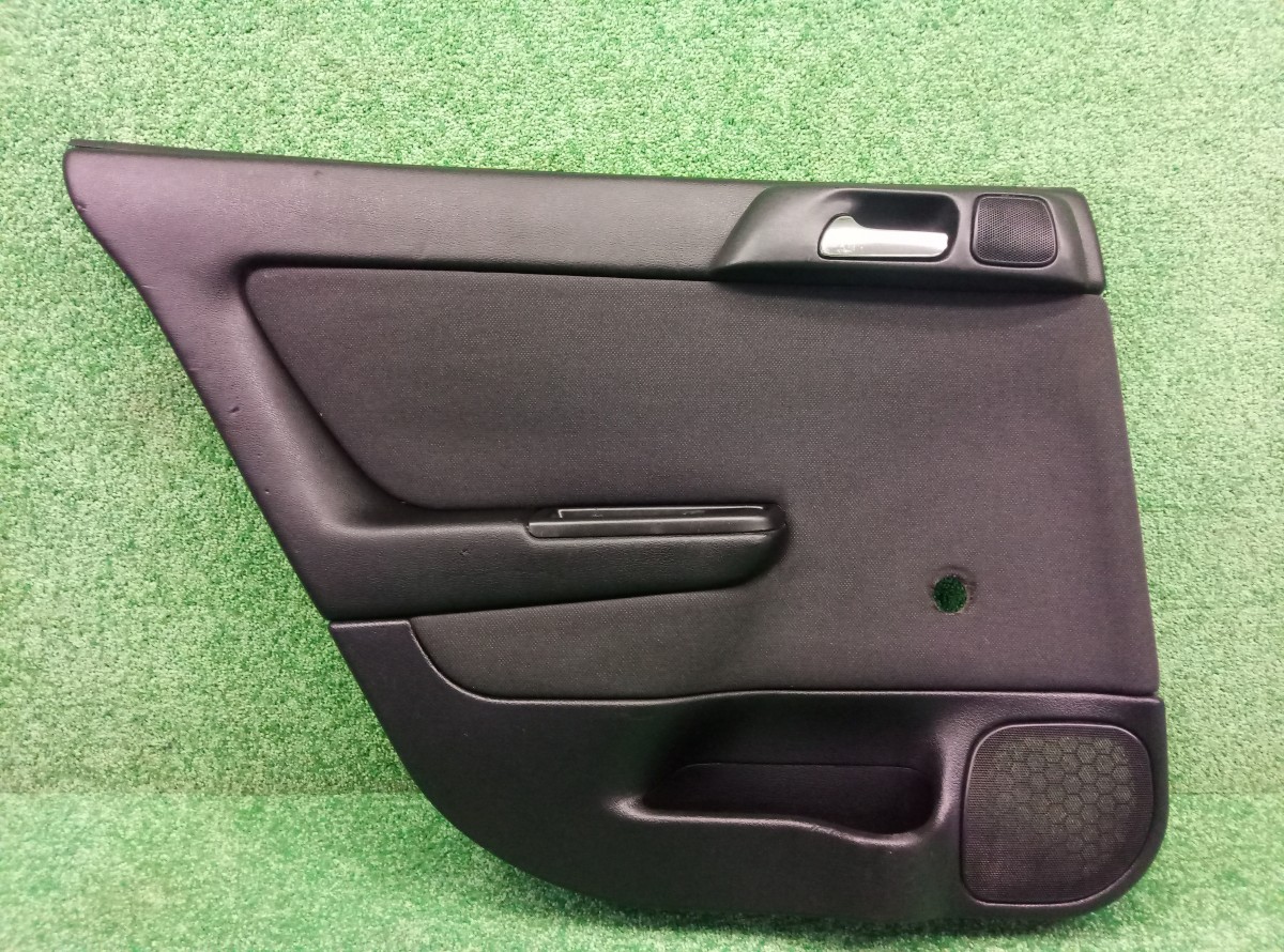 Обшивка двери задней левой Opel Astra G 1998-2009 090561515 на Opel Astra J