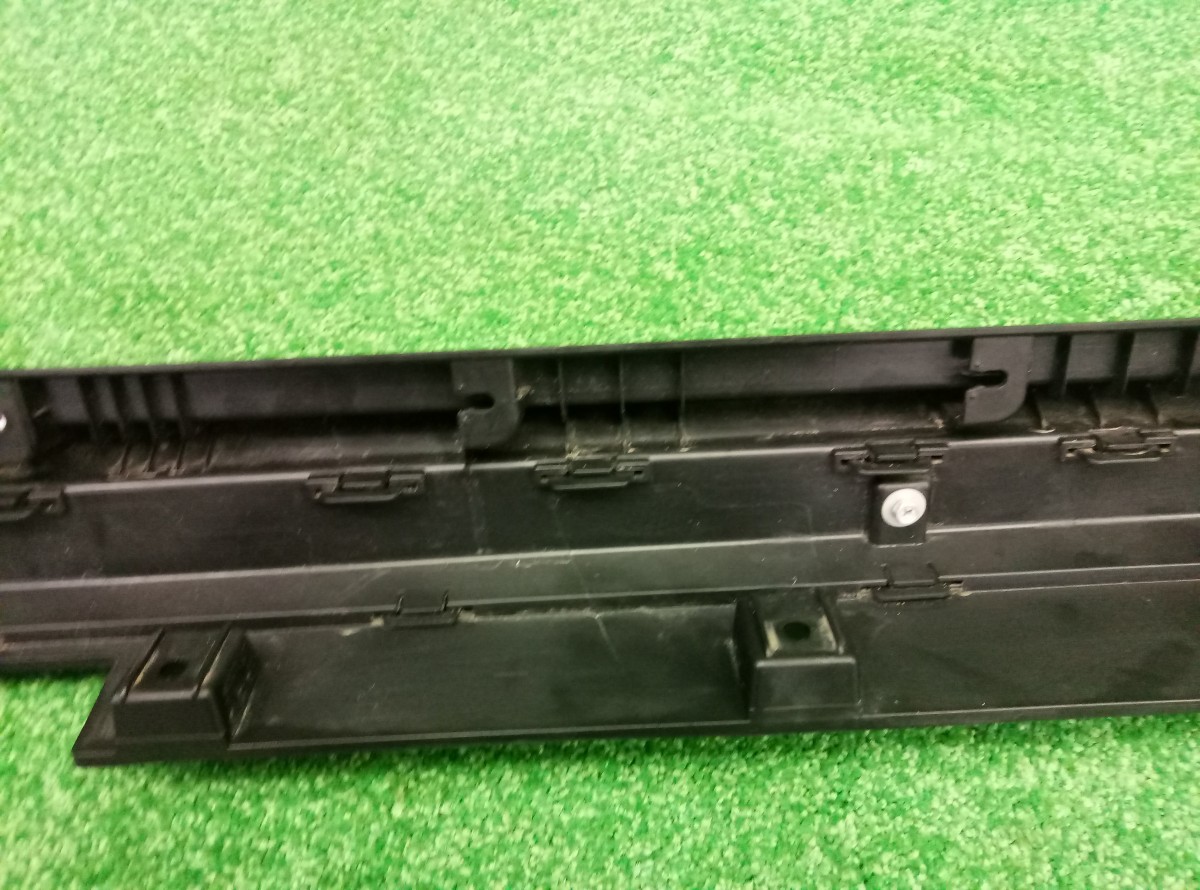Накладка на порог наружная левая Geely Coolray SX11 6600125099 на Geely Emgrand EC7 