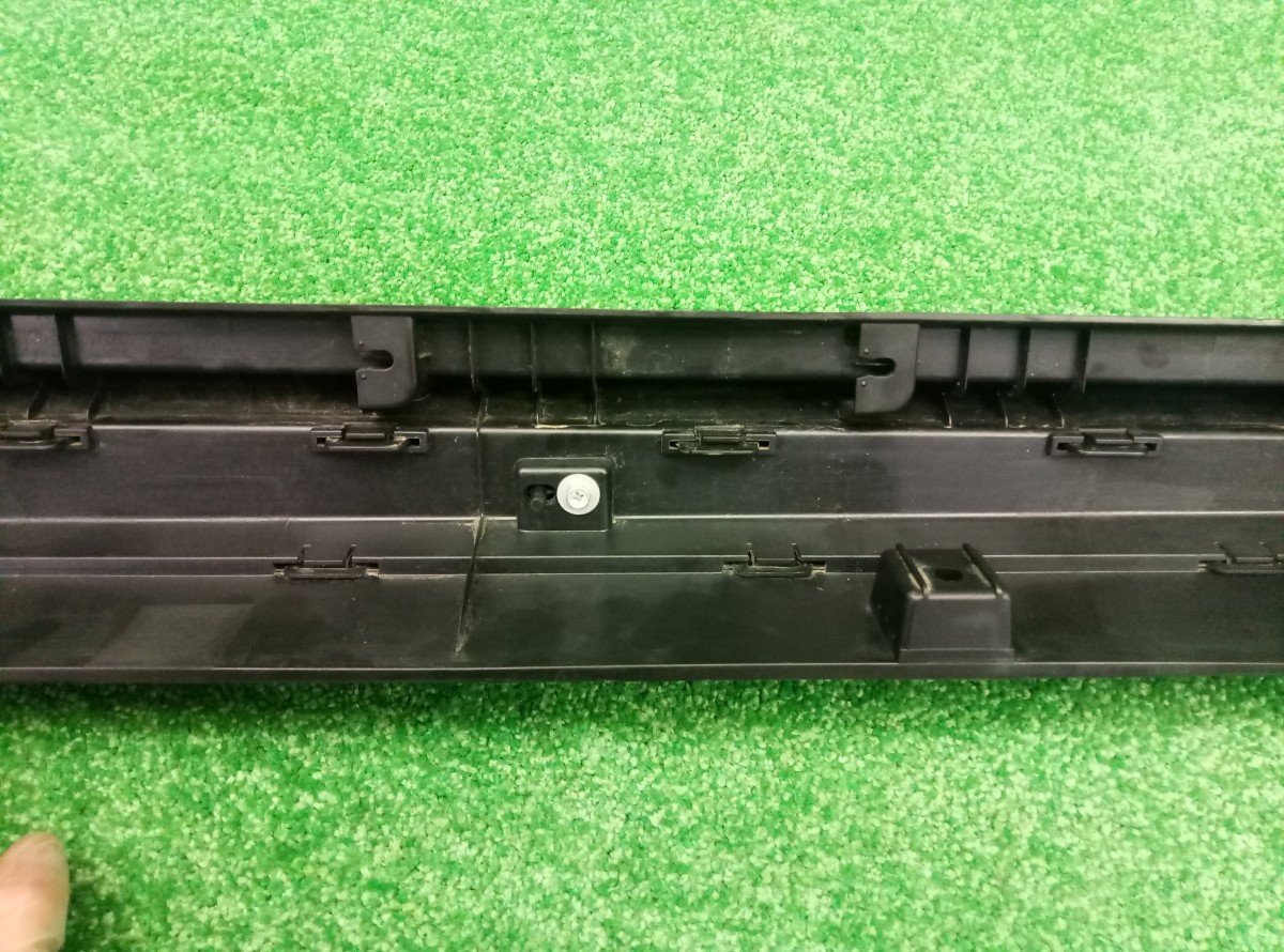 Накладка на порог наружная левая Geely Coolray SX11 6600125099 на Geely Emgrand EC7 