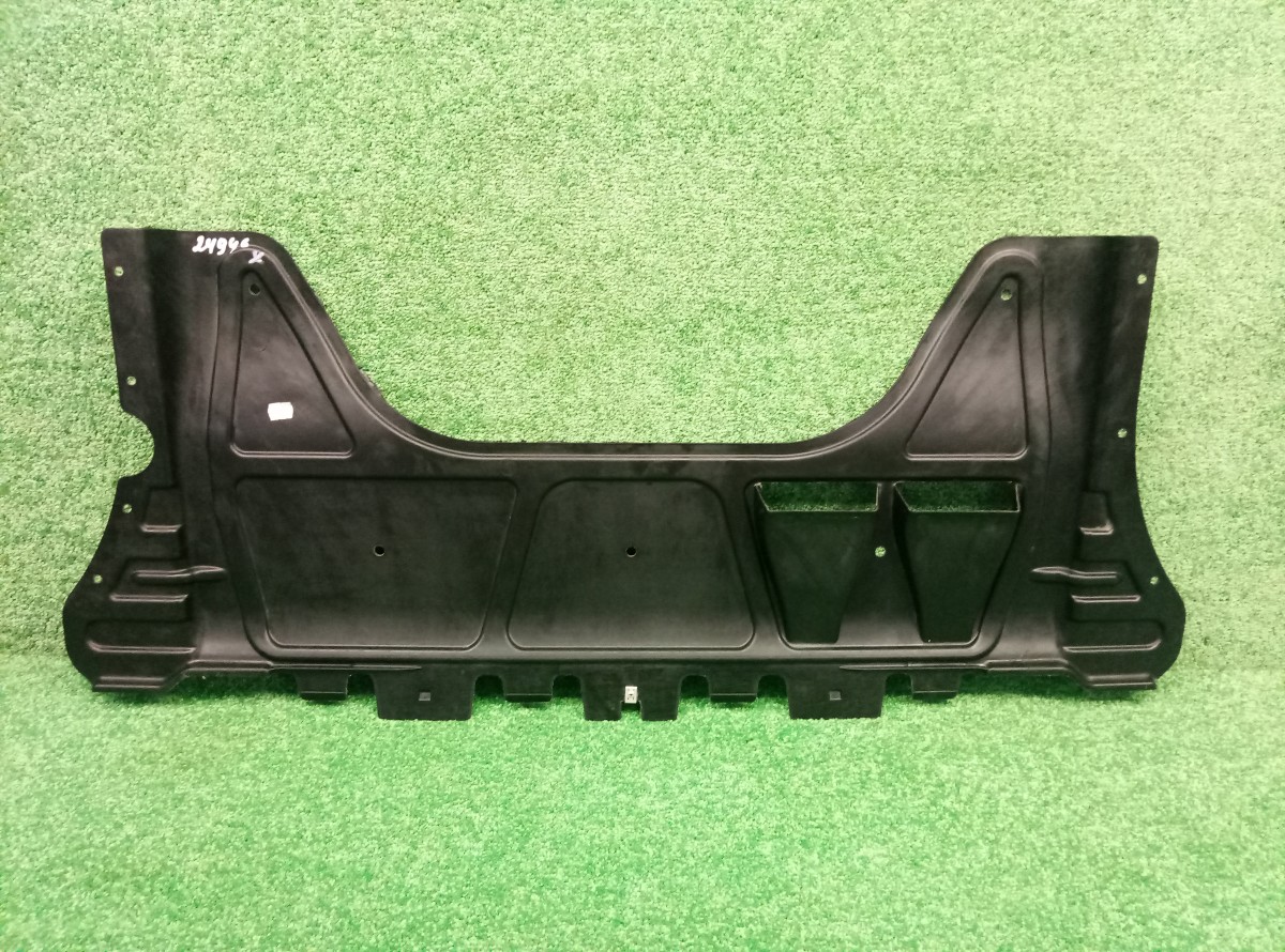 Пыльник двигателя Skoda Octavia A7 2013-2020 5Q0825235C Новый Оригинал на Skoda Octavia 