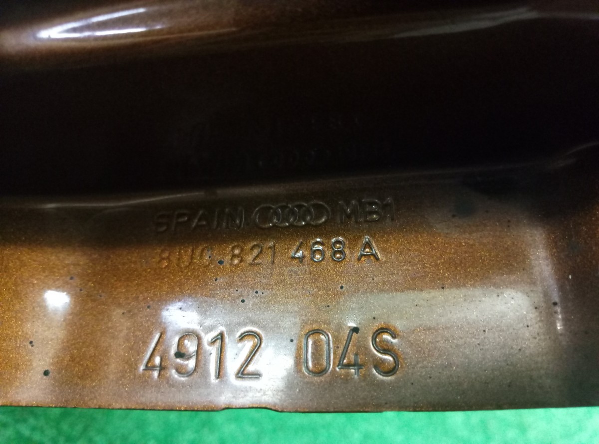 Крыло переднее правое Audi Q3  2011-2014 Оригинал 8U0821468A на Audi Q3 