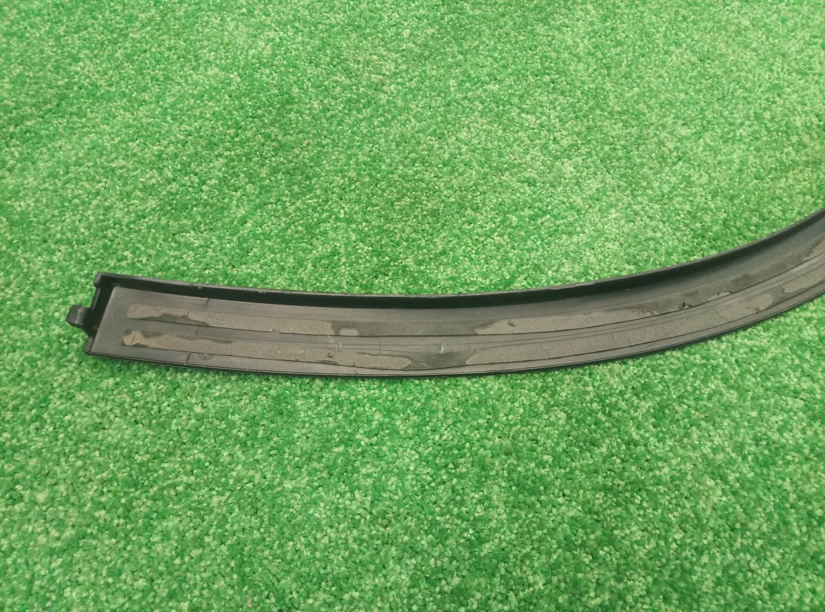 Накладка переднего правого Mercedes-Benz GLE C292 2928856622 на Mercedes-Benz GL-Class X164