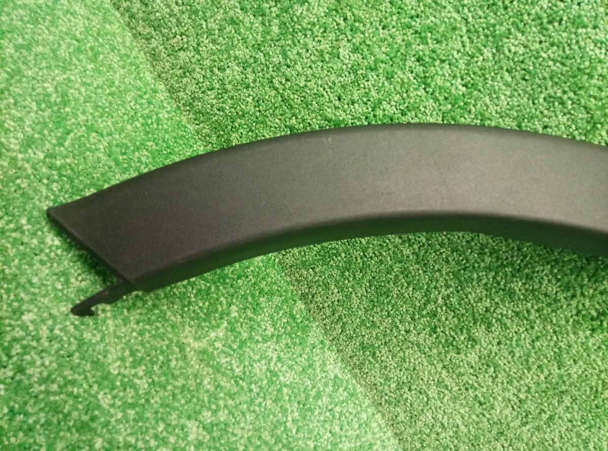 Накладка заднего крыла правого Toyota RAV 4  (CA40) 2012-2015 7560542190  Оригинал на Toyota RAV 4  (CA40)