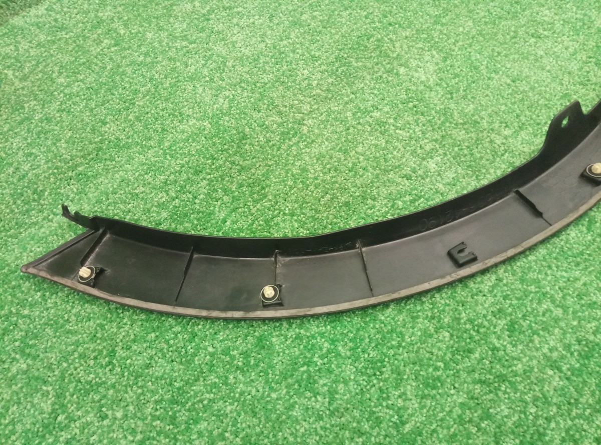 Накладка заднего крыла правого Toyota RAV 4  (CA40) 2012-2015 7560542190  Оригинал на Toyota RAV 4  (CA40)