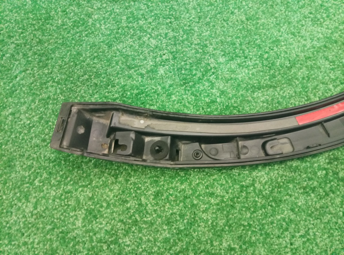 Накладка на крыло Audi A3 3 (8V) 2012-н.в. 8U0853817A на Audi A3 3 (8V)
