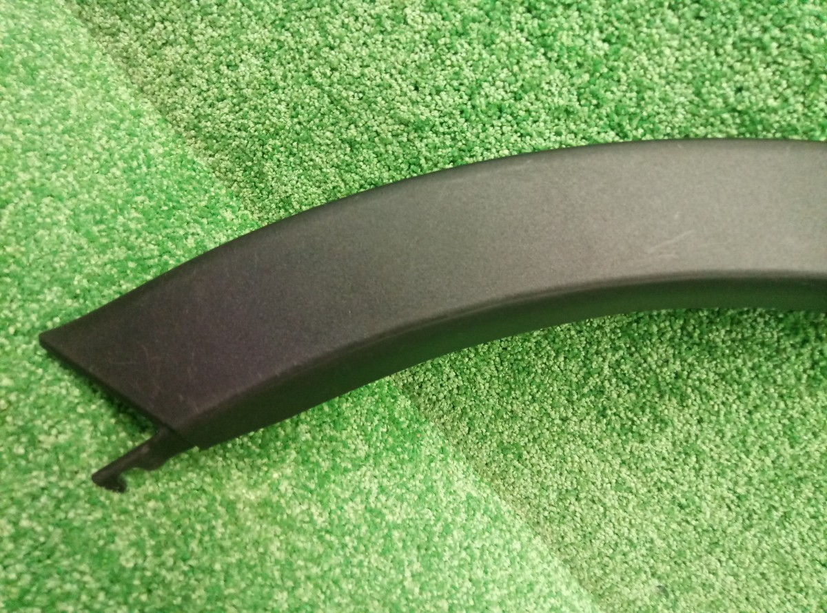 Накладка заднего крыла правого Toyota RAV 4  (CA40) 2012-2015 7560542190 на Toyota RAV 4  (CA40)