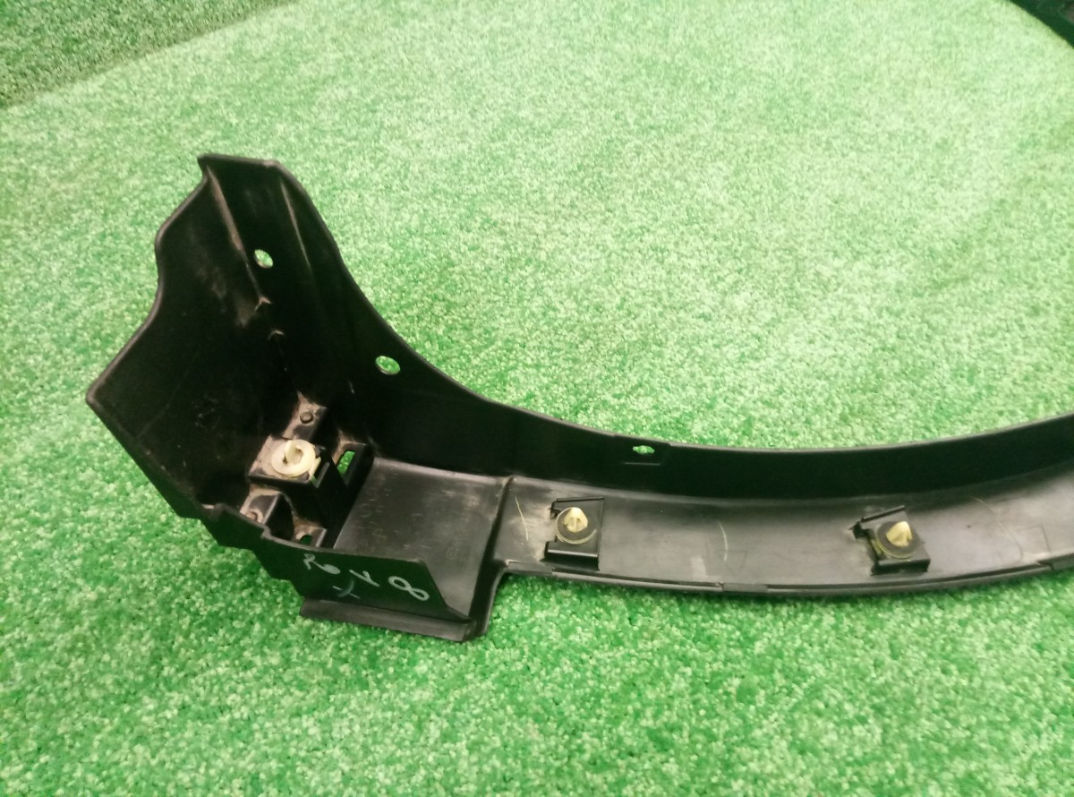 Накладка переднего крыла правого Mazda CX5 (KE) 2011-2015 KD5351W21 на Mazda CX5 (KE)