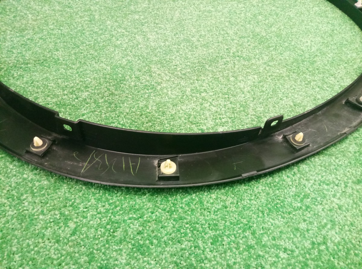Накладка переднего крыла правого Mazda CX5 (KE) 2011-2015 KD5351W21 на Mazda CX5 (KE)