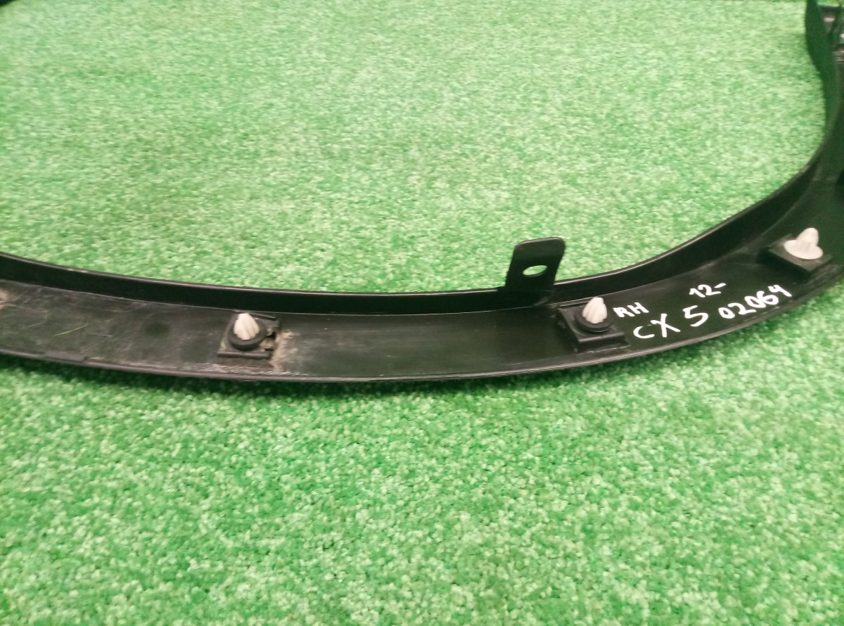 Накладка переднего крыла правого Mazda CX5 (KE) 2011-2015 KD5351W21 на Mazda CX5 (KE)