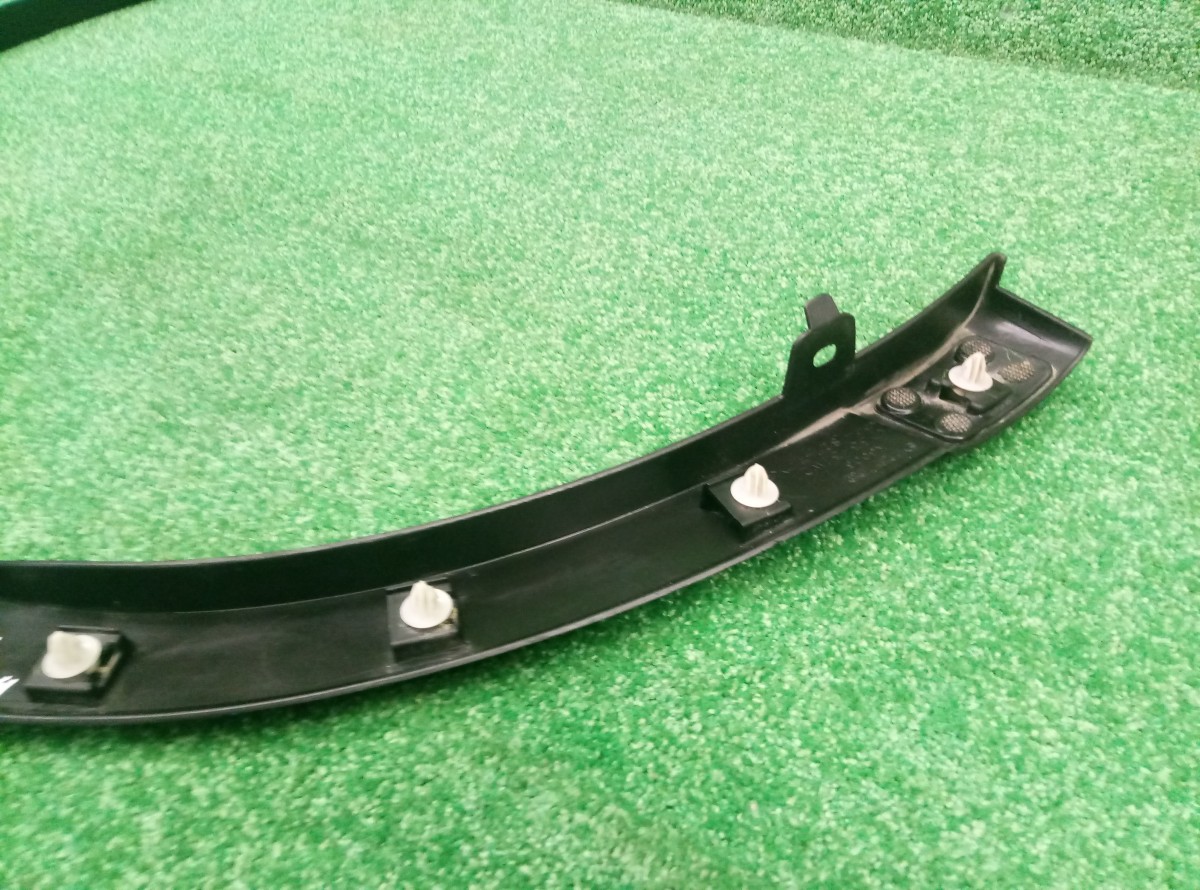 Накладка переднего крыла правого Mazda CX5 (KE) 2011-2015 KD5351W21 на Mazda CX5 (KE)