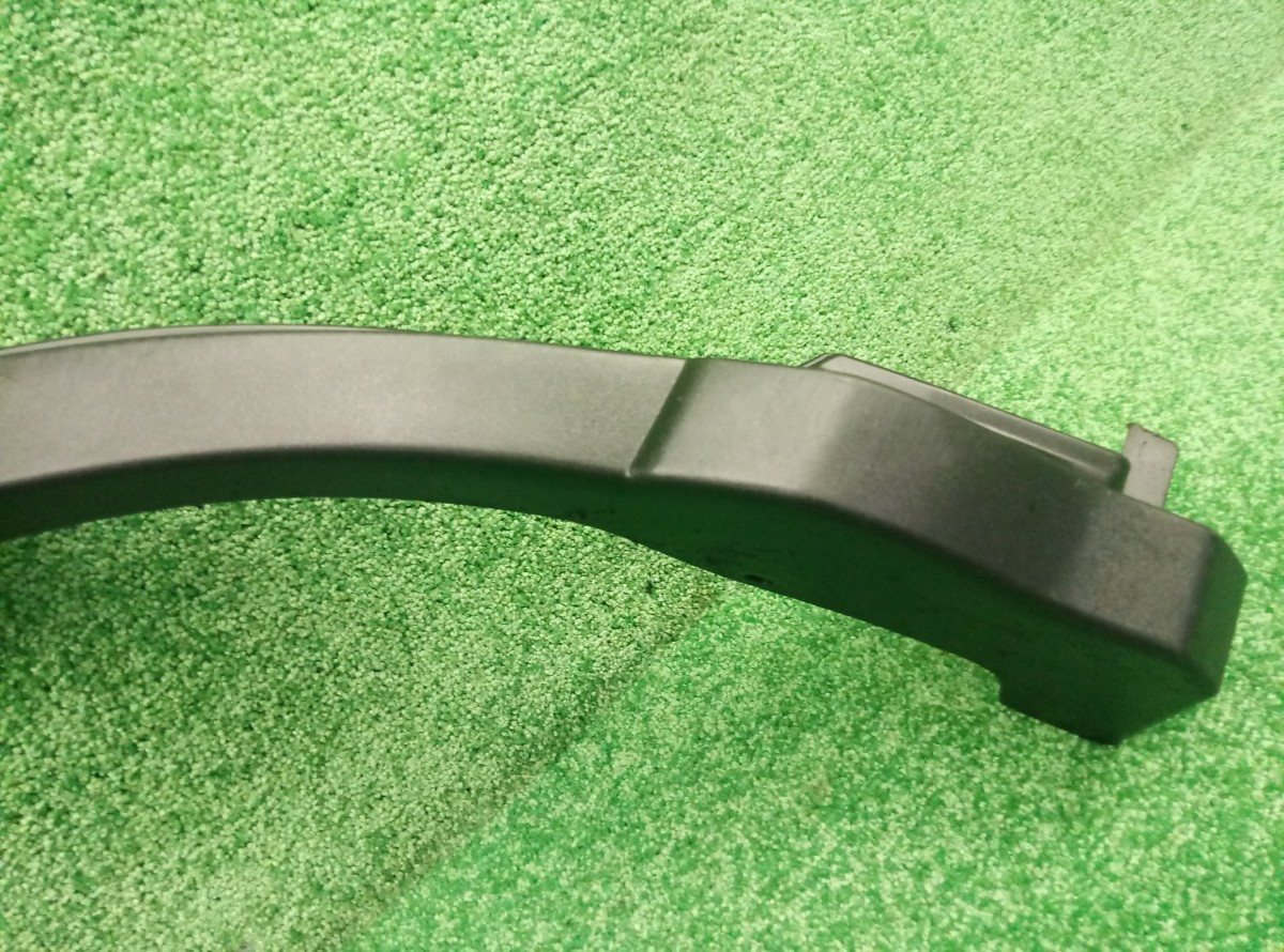 Накладка заднего правого крыла Toyota RAV4 XA40  7560542140 на Toyota RAV 4  (CA40)