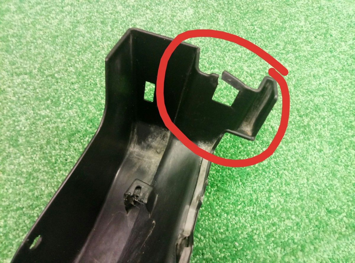 Накладка заднего правого крыла Toyota RAV4 XA40  7560542140 на Toyota RAV 4  (CA40)