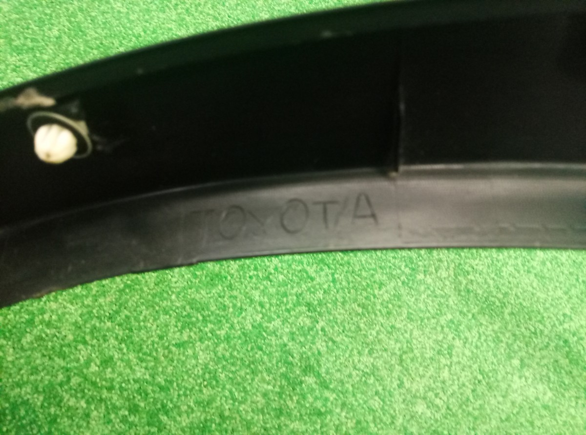 Накладка заднего крыла правого Toyota RAV 4  (CA40) 2012-2015 7560542190 на Toyota RAV 4  (CA40)