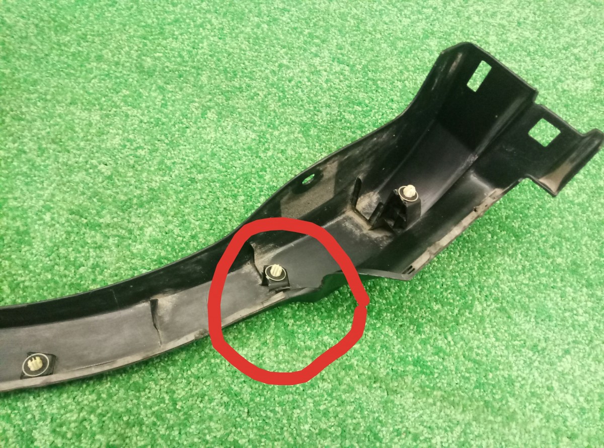 Накладка заднего крыла правого Toyota RAV 4  (CA40) 2012-2015 7560542190 на Toyota RAV 4  (CA40)
