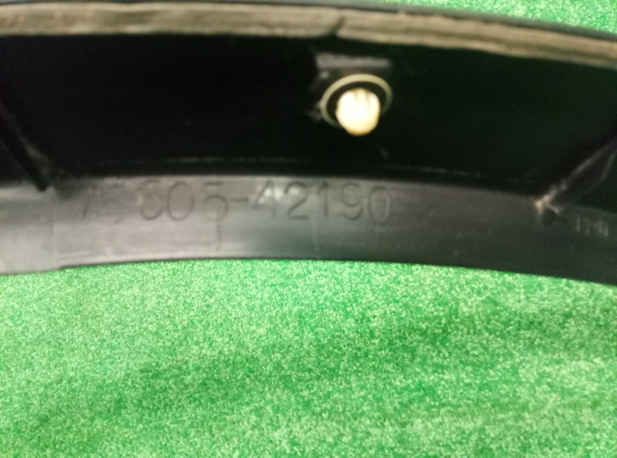 Накладка заднего крыла правого Toyota RAV 4  (CA40) 2012-2015 7560542190 на Toyota RAV 4  (CA40)