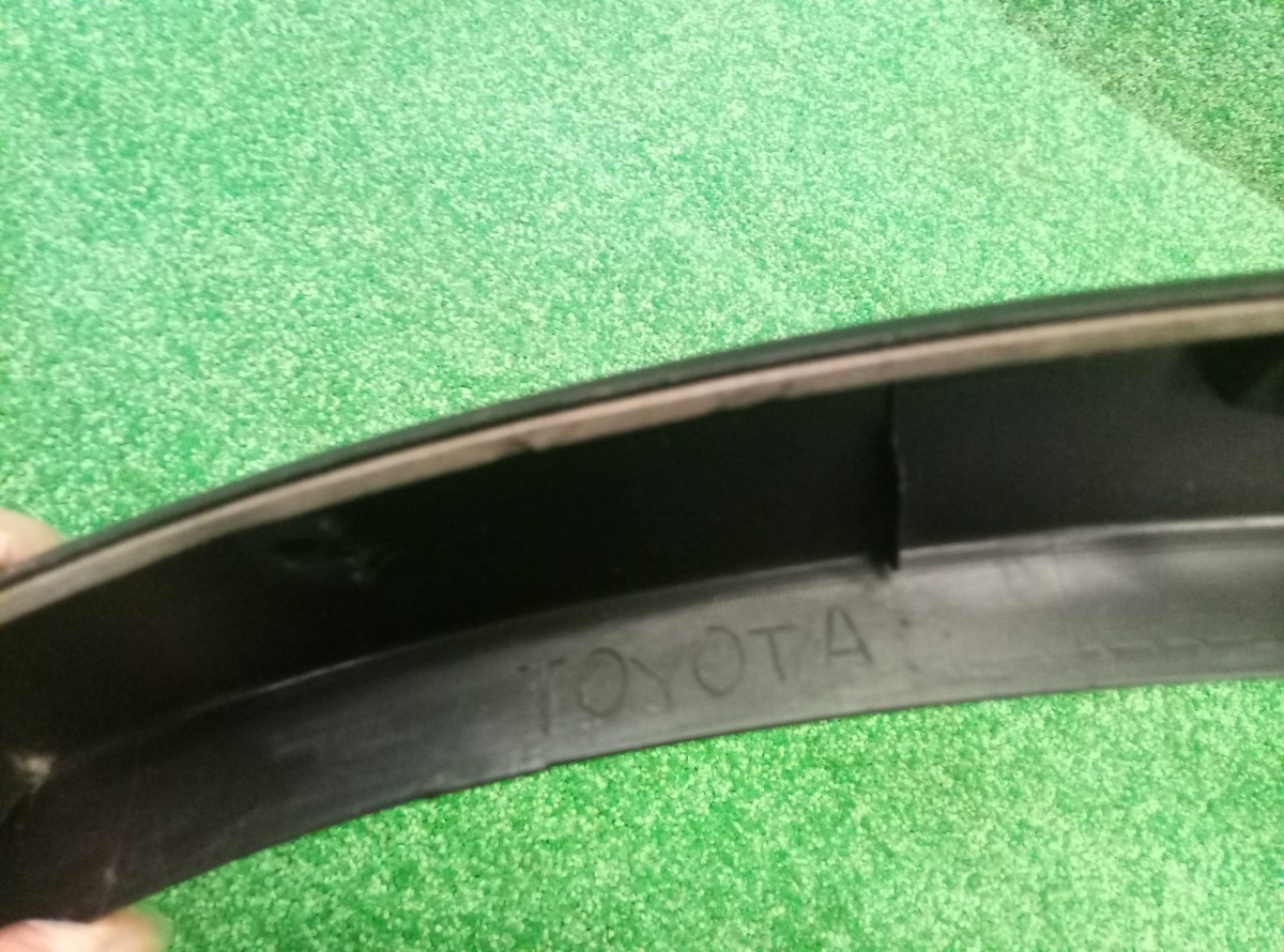 Накладка заднего крыла правого Toyota RAV 4  (CA40) 2012-2015 7560542190 на Toyota RAV 4  (CA40)