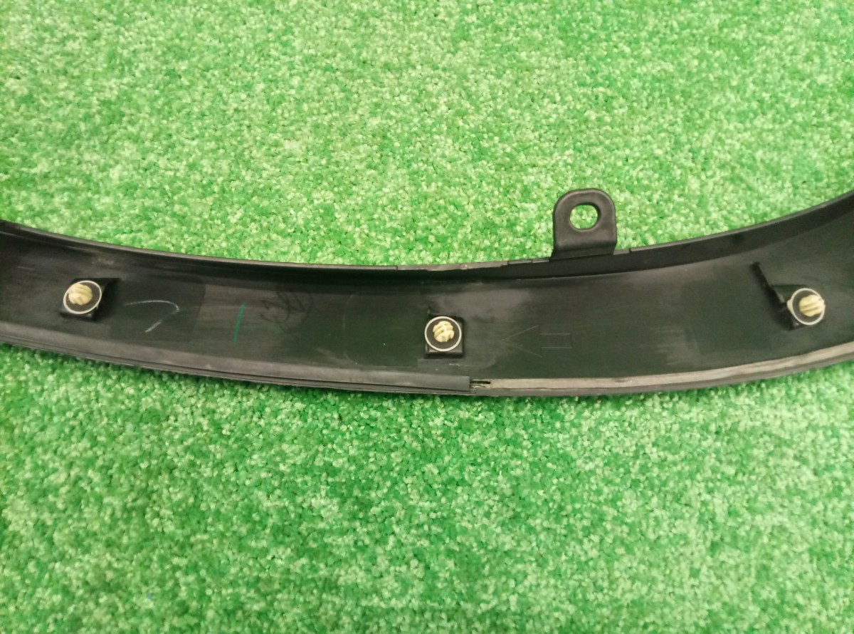 Накладка переднего крыла левого Toyota Highlander 2 (U40) 2007-2010  758720E010 на Toyota Highlander 2 (U40)