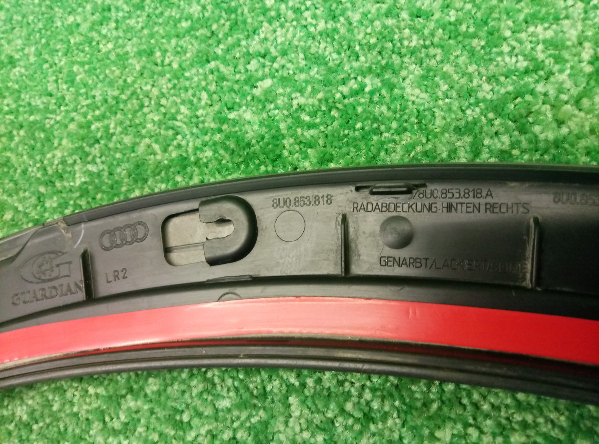 Накладка заднего крыла правого Audi Q3  2011-2014 8U0853818 на Audi Q3 