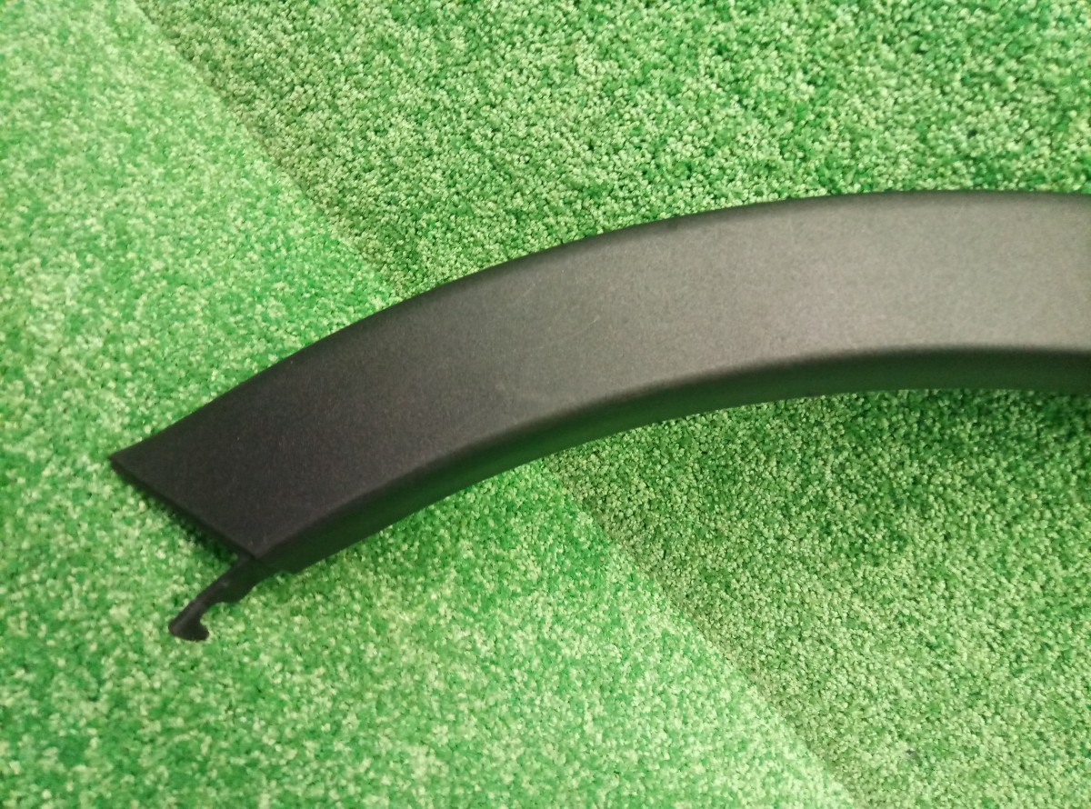 Накладка заднего крыла правого Toyota RAV 4  (CA40) 2012-2015 7560542190 на Toyota RAV 4  (CA40)