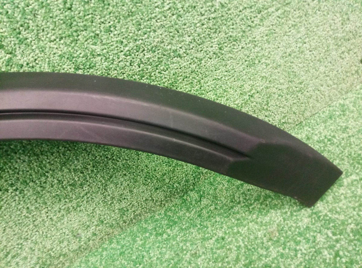 Накладка заднего крыла правого Land Rover Range Rover Evoque  2011-2015  BJ32290E22AE  на Land Rover Range Rover Evoque 