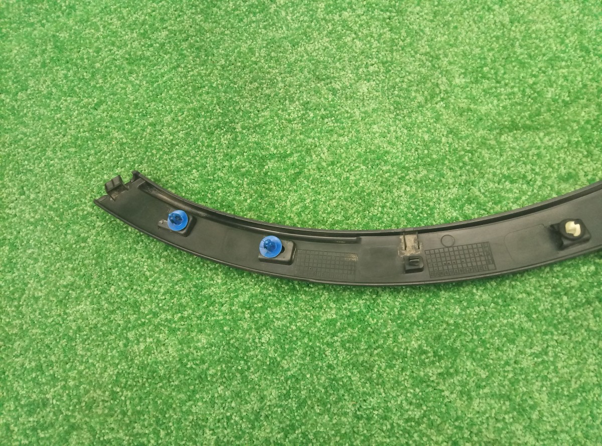 Накладка заднего крыла правого Land Rover Range Rover Evoque  2011-2015  BJ32290E22AE  на Land Rover Range Rover Evoque 
