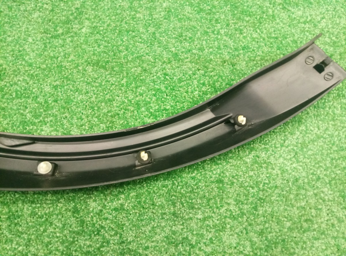 Накладка заднего крыла правого Land Rover Range Rover Evoque  2011-2015  BJ32290E22AE  на Land Rover Range Rover Evoque 