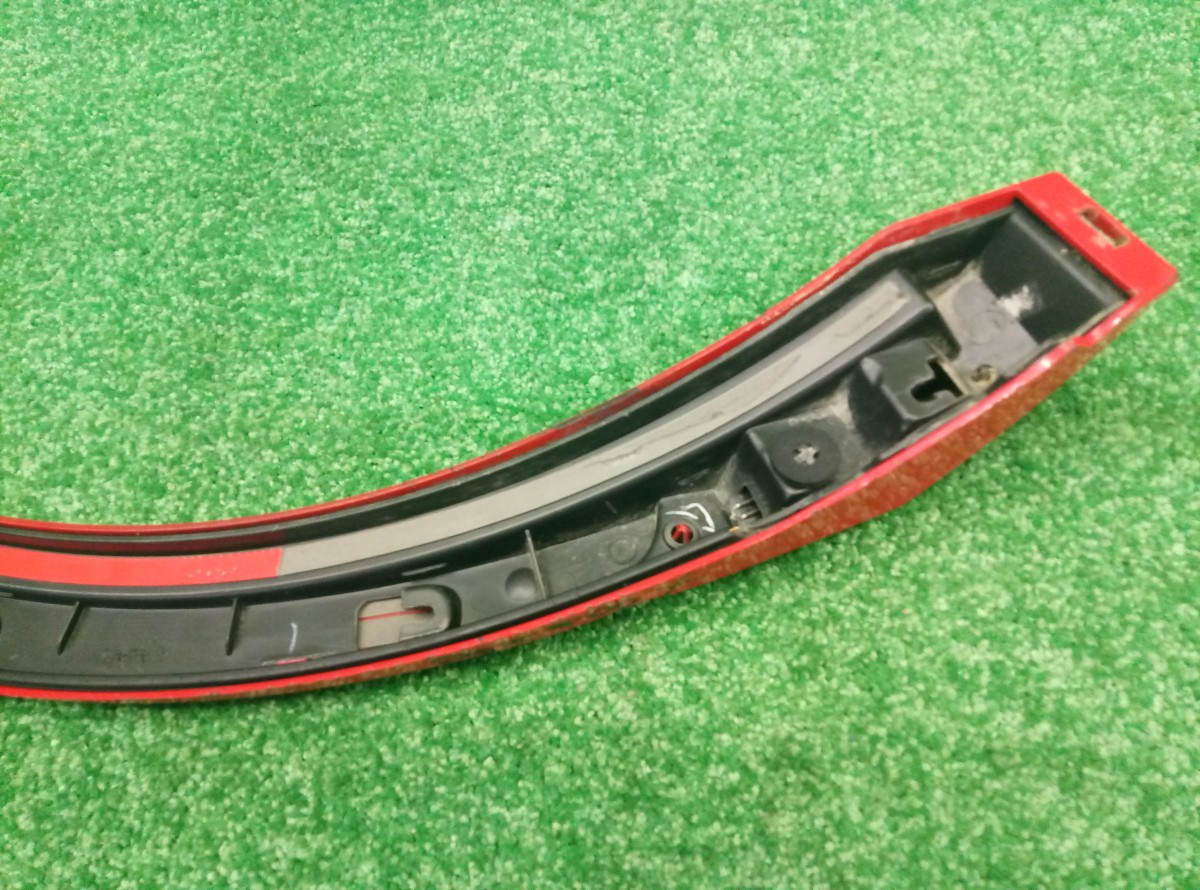 Накладка заднего крыла правого Audi Q3  2011-2014 8U0853818 на Audi Q3 