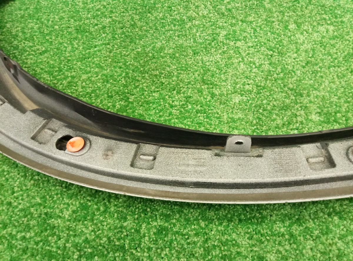 Накладка переднего крыла правого Volvo XC90  2002-2006 30695488 на Volvo XC90 