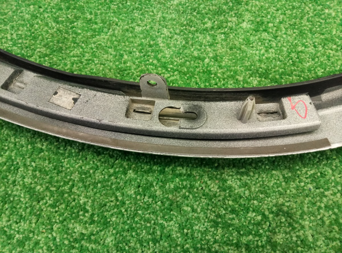 Накладка переднего крыла правого Volvo XC90  2002-2006 30695488 на Volvo XC90 